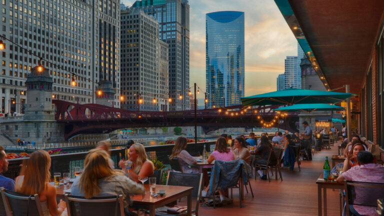Top 23 Exceptional Restaurants Downtown Chicago to Try Best Food