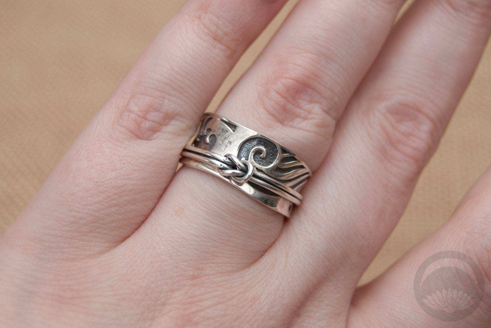 Everything about Fidget Rings or Anxiety Rings to Relieve Stress